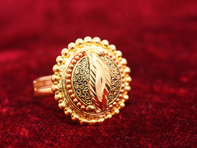 Gold Bolded Ring in Batlagundu